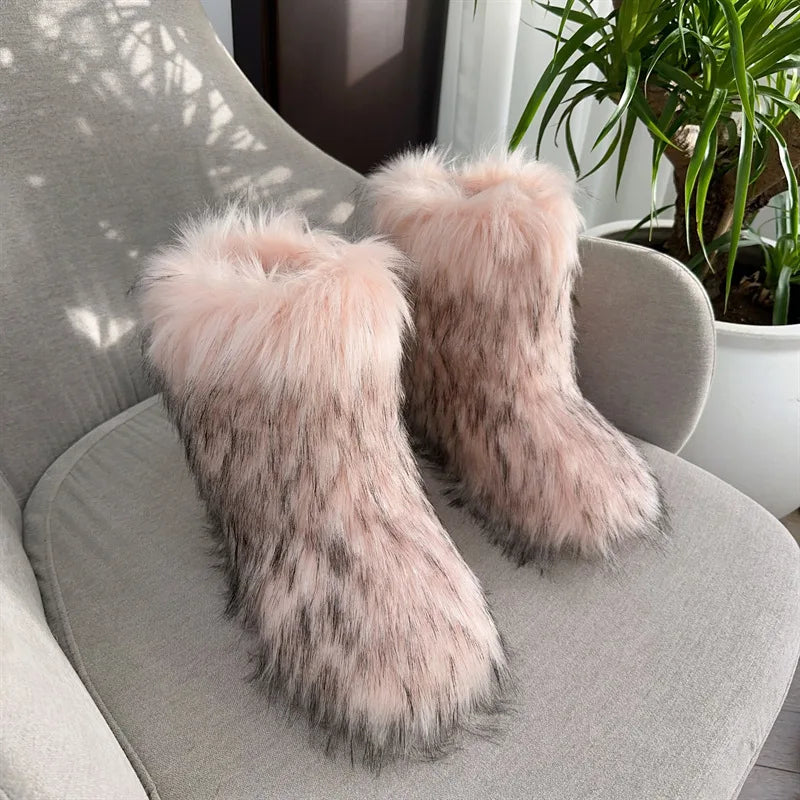 Luxuriöse, flauschige Schneestiefel aus Kunstpelz